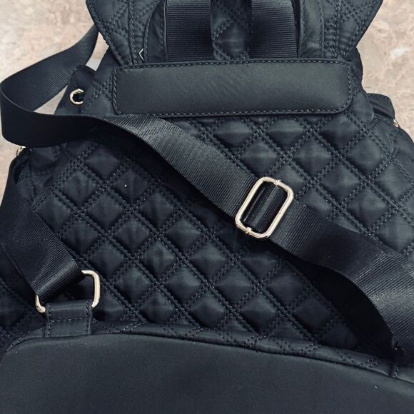 GUESS Jaxi Large Quilted Backpack, women’s bag - Picture 11 of 11